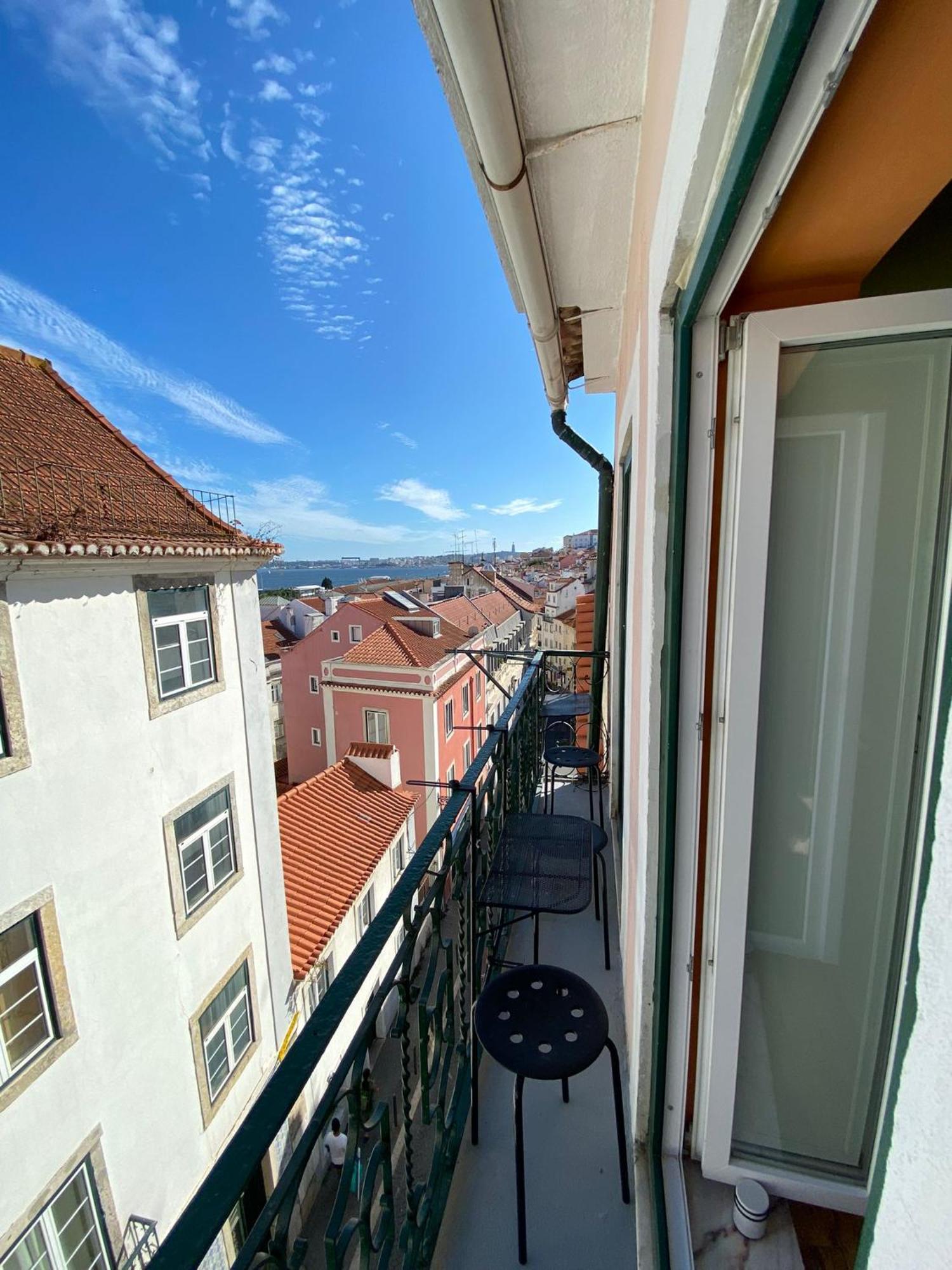 Apartamento Duplex 4to Piso Em Alfama